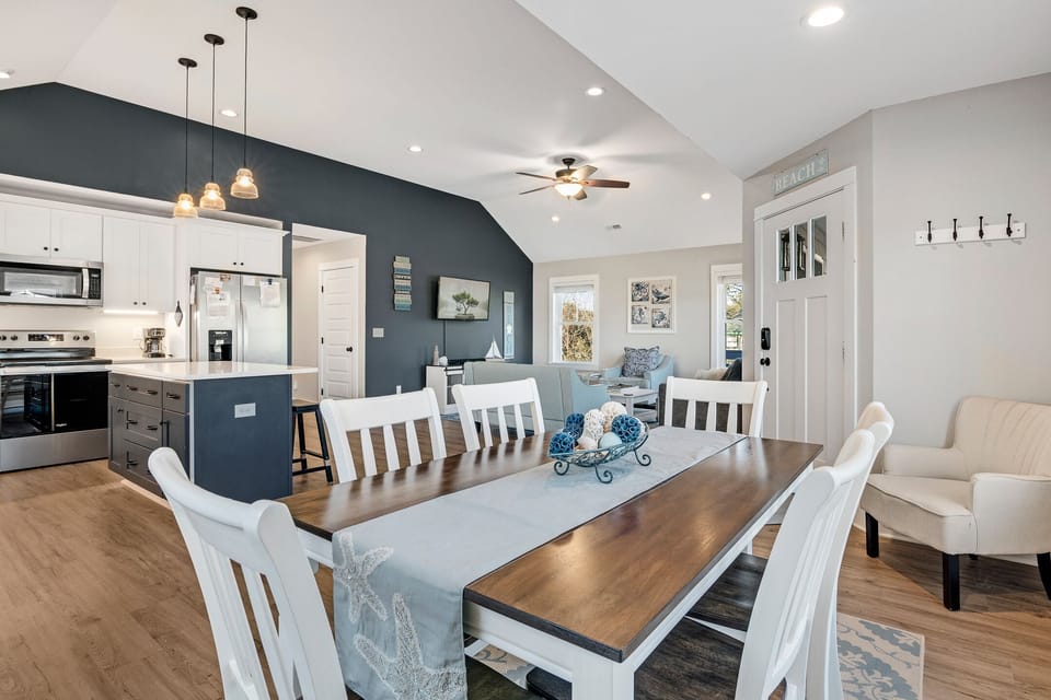 2nd Floor Dining Area
