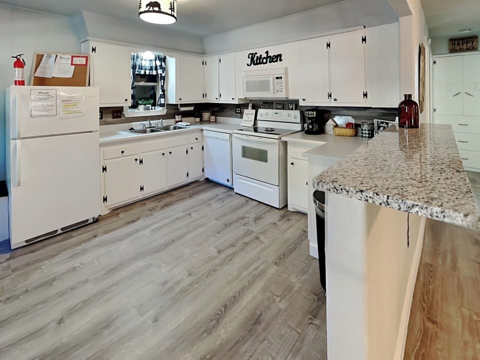 Full Kitchen