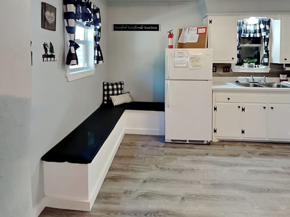 Kitchen - Breakfast Nook