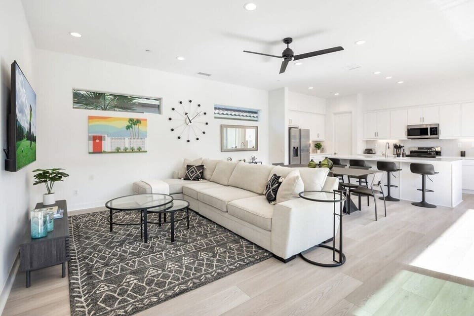 Living room area to sit and chat with friends or family.