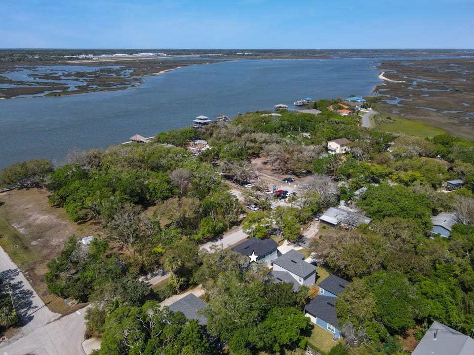 intercoastal waterway is one block away