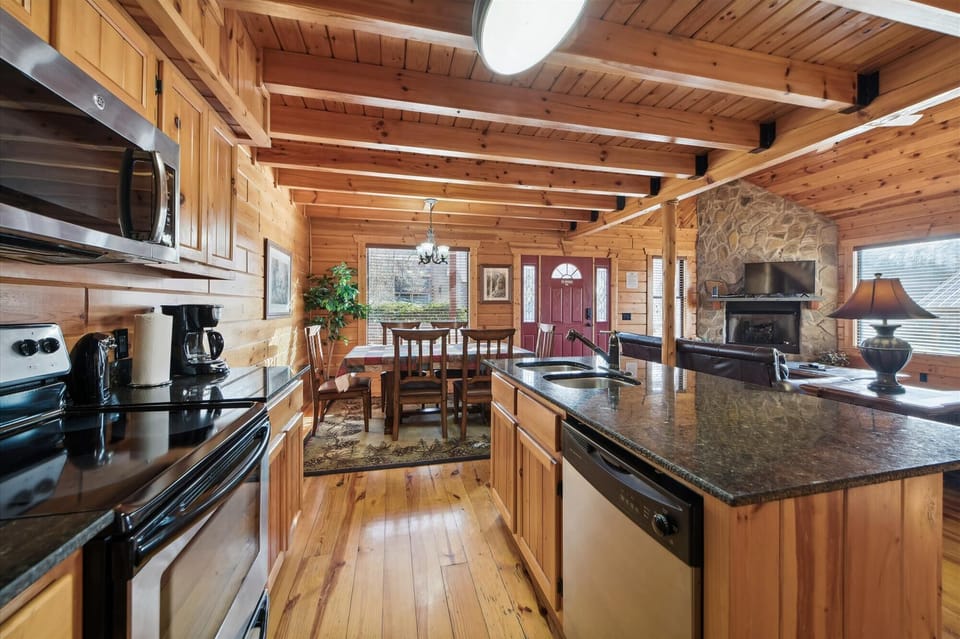 mainlevel-kitchen-_kjh9118