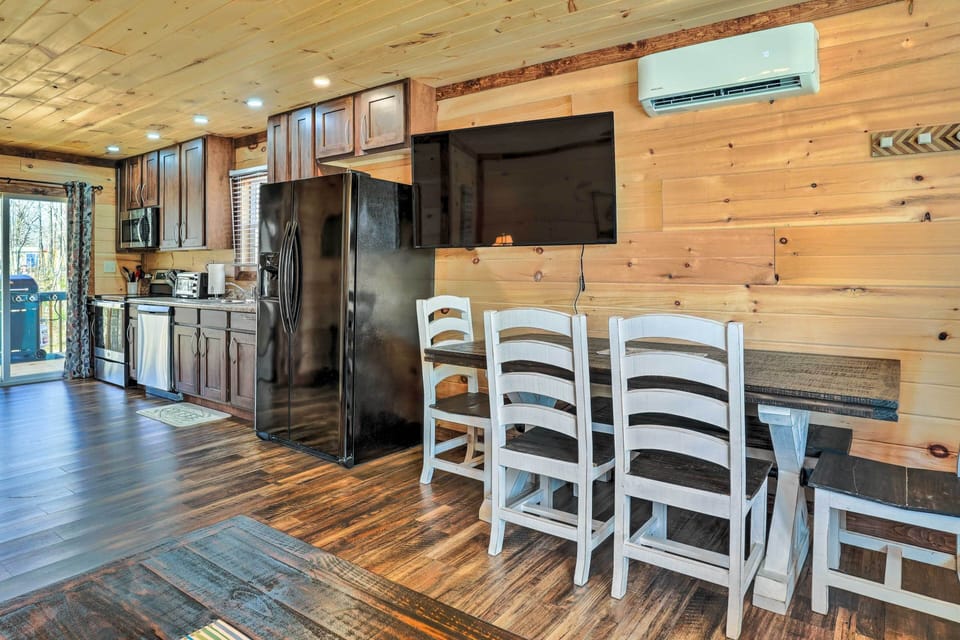 Dining Area | 1st Floor | Dishware & Flatware