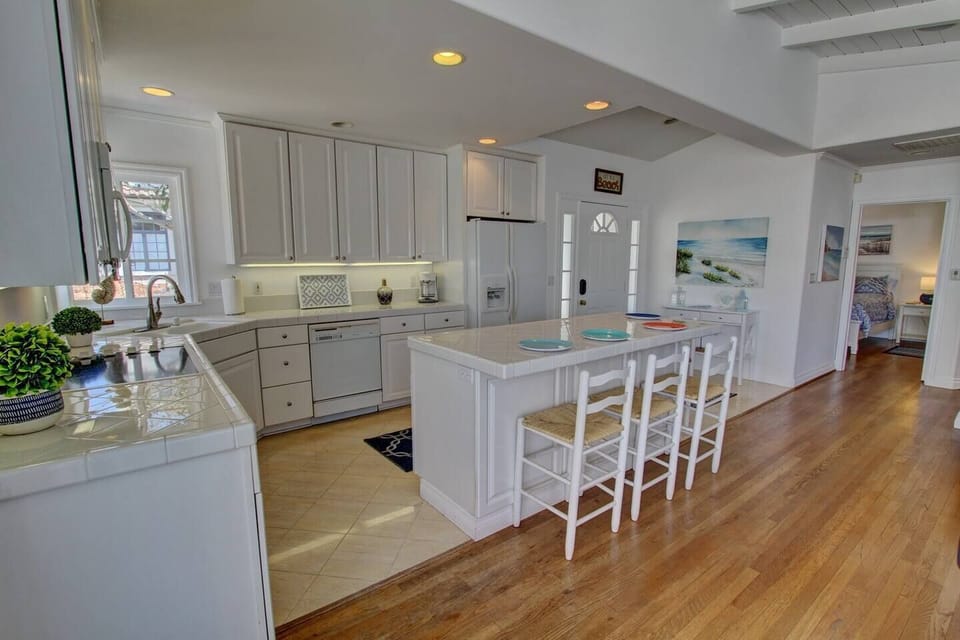Beautiful Spacious kitchen 