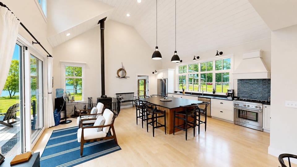 Sitting area and kitchen island area.