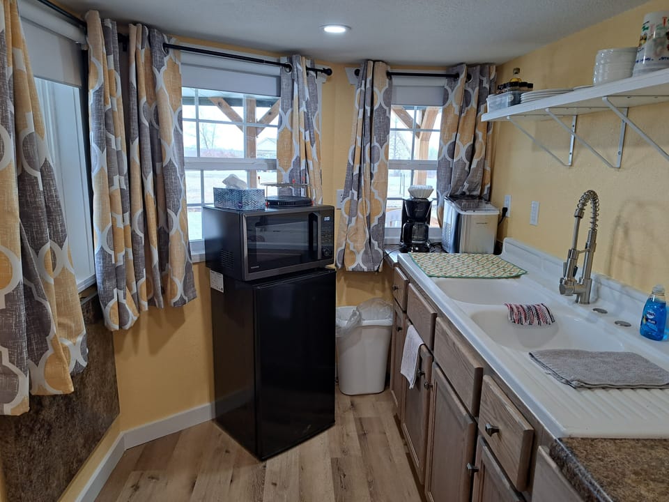 Kitchenette with optional counter down. 