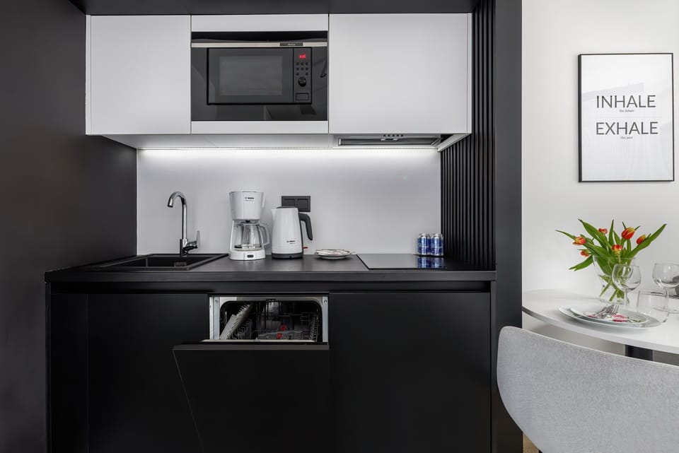 Modern, fully equipped kitchenette. 