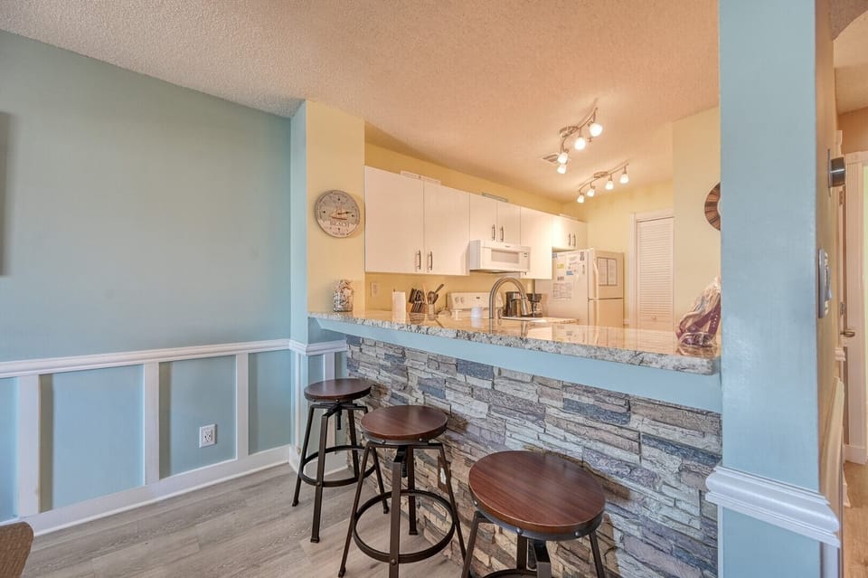 Seating for 3 at Kitchen Bar