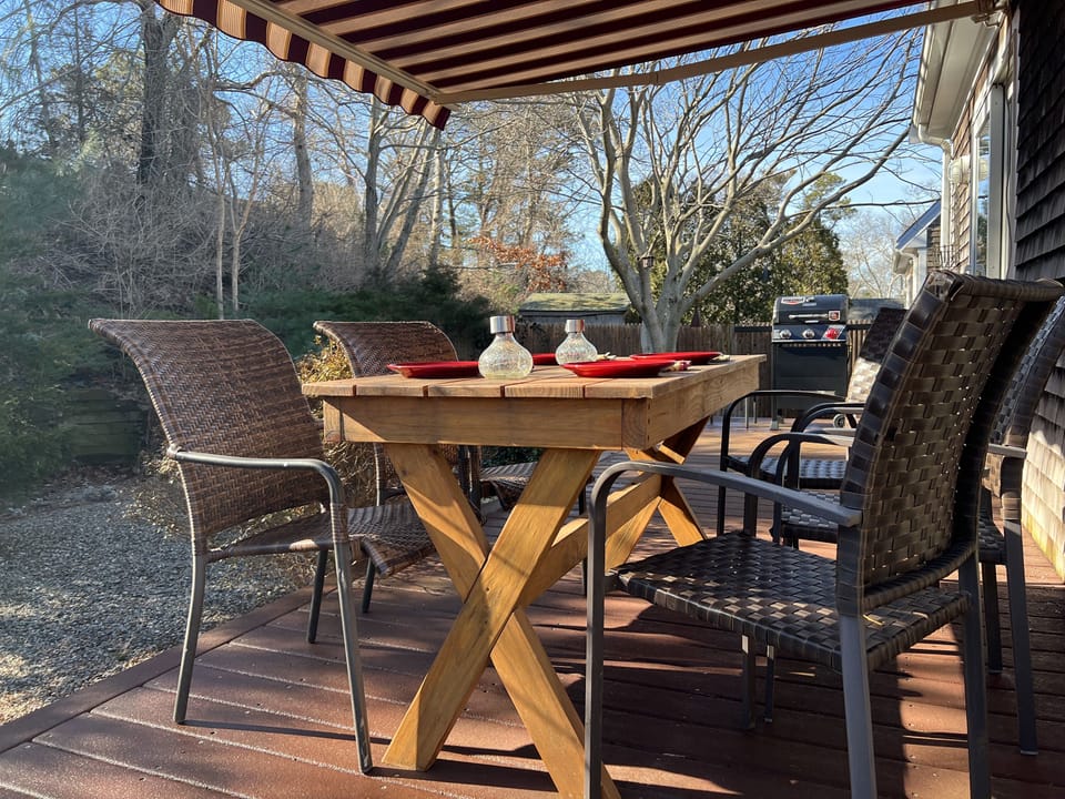 Outdoor dining
