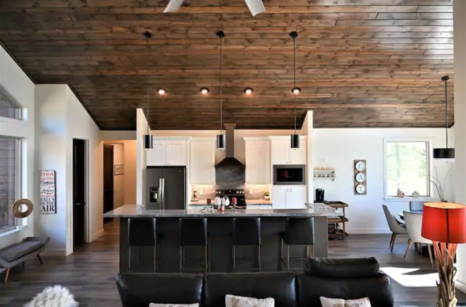 Full kitchen, including Keurig coffee machine.