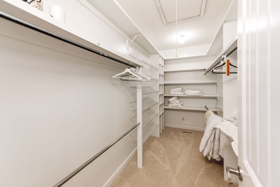 Master walk-in Closet