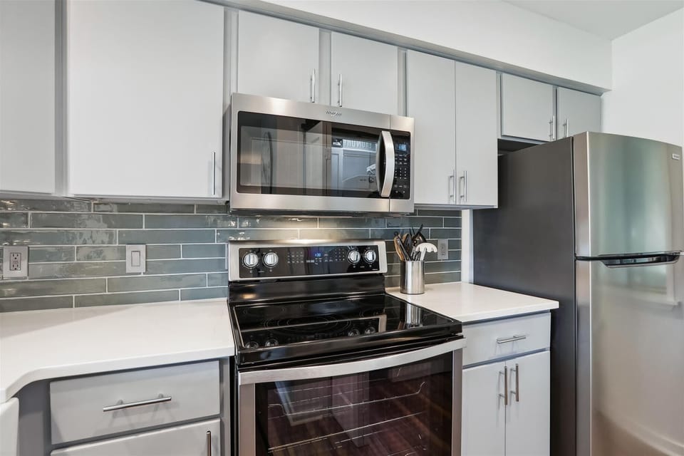 Kitchen at 982 Inverness Village