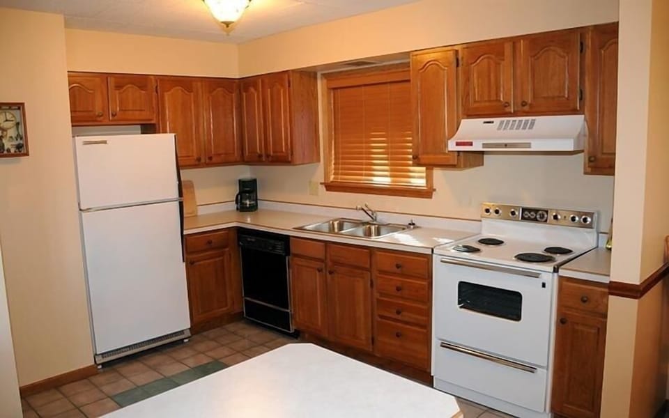 Indoors, Kitchen, Refrigerator, Sink, Sink Faucet