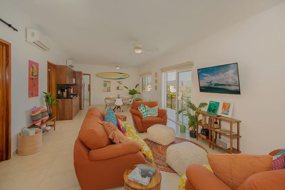 Apres Surf Club/4th-another view of this chill area.  Access 3BR's and laundry.