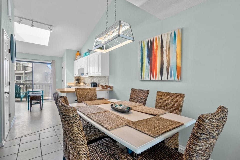 Dining Area - Ample Seating