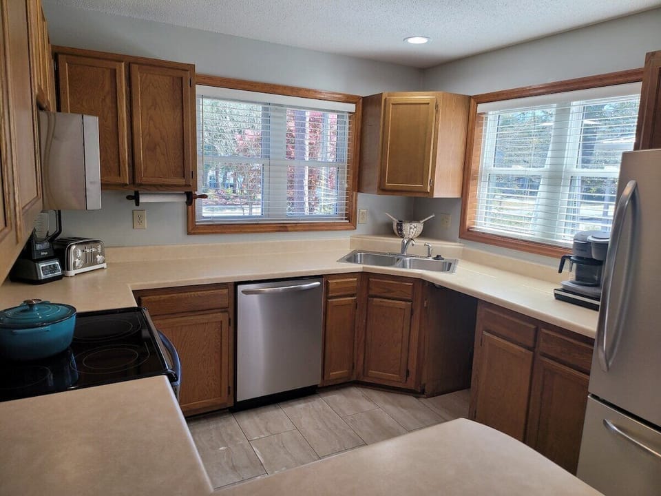 Fully stocked kitchen if you choose to stay in! Keurig with pods and pot capabilities. 