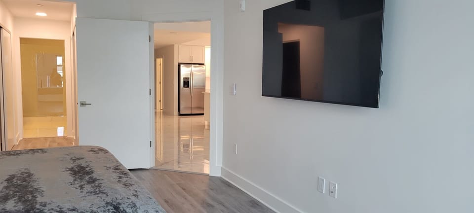 Master Bedroom, King, Waterview, ensuite bath