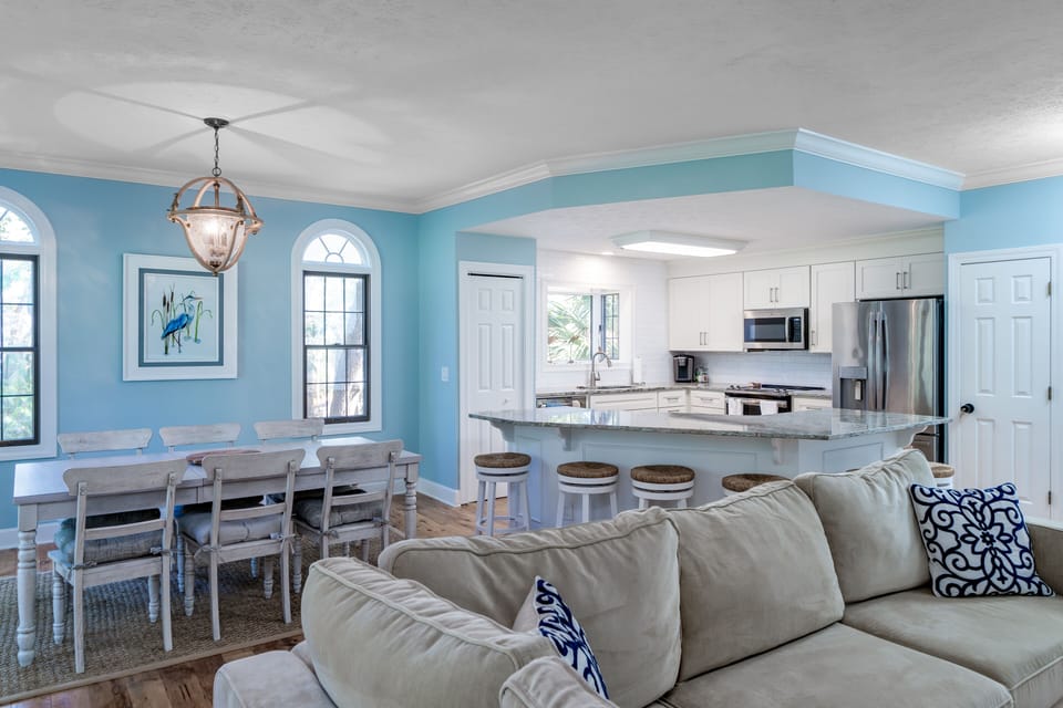 Welcome to 2504 Chateau by the Greene, a 3 bedroom/2 bath townhome, with great golf course views!