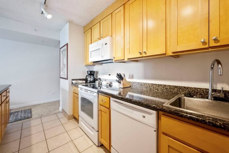 Fully equipped kitchen to make you feel at home.