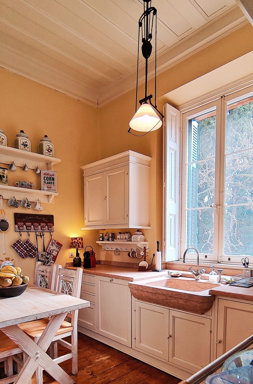 the full equipped  kitchen 