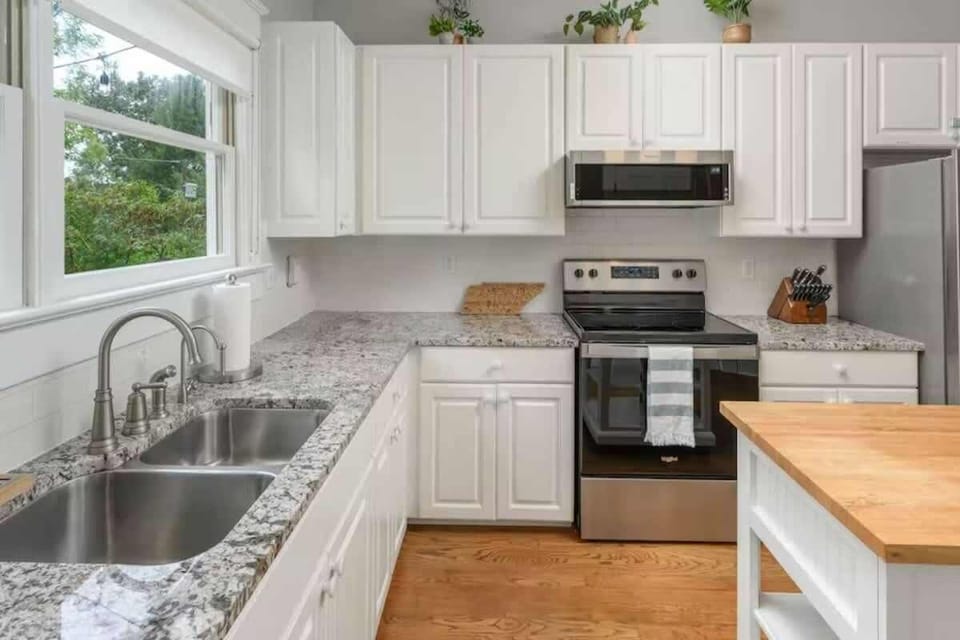 Fully stocked Kitchen