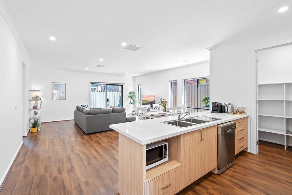 Kitchen & Living room