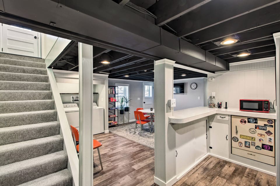 Game Room | Bar w/ Mini Fridge | Board Games