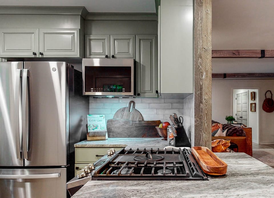 Gas range with griddle