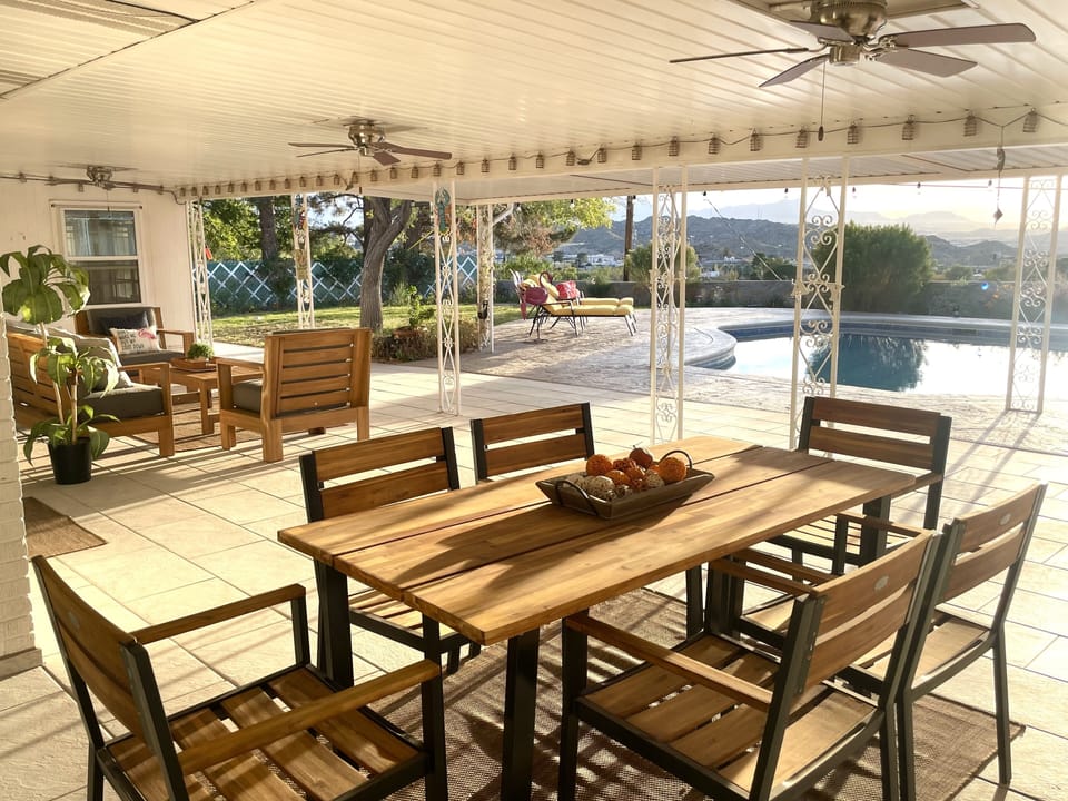 Outdoor dining