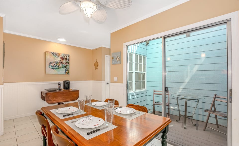 Spacious Dining Area