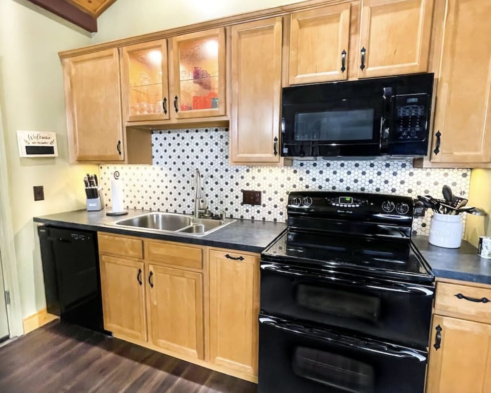 full kitchen