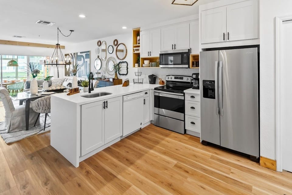 REMODELED JAN2022 BRAND NEW KITCHEN