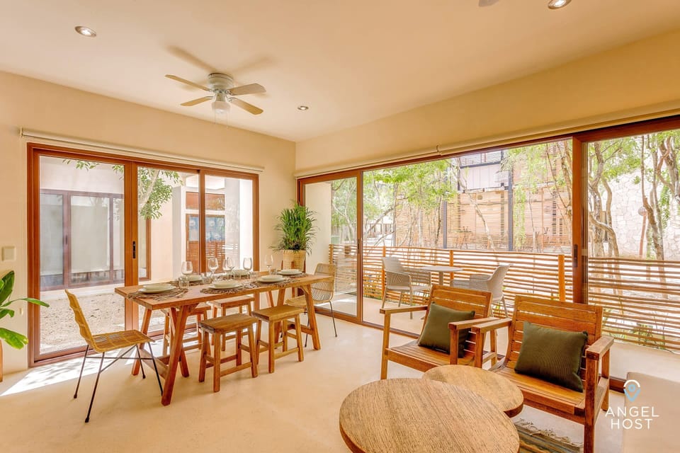 Wonderful and luminous living nature-inspired space