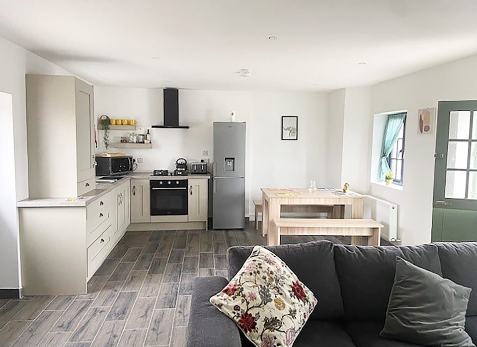 Shannon Castle Holiday Cottages Type C , Riverside Holiday Accommodation Available in Ballysteem, County Limerick