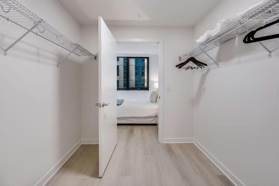Noma Washington 2 Bedroom Bedroom 2 Closet