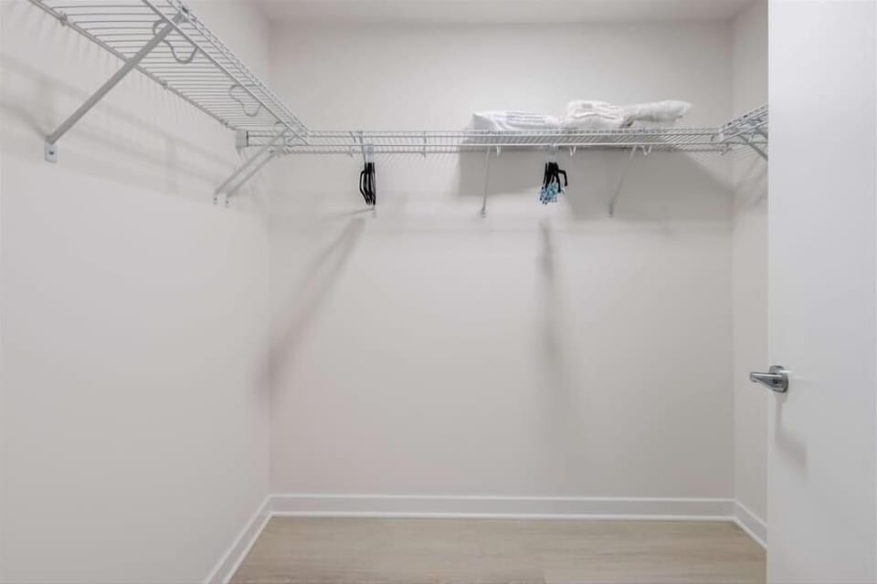 Noma Washington 2 Bedroom Bedroom 1 Closet