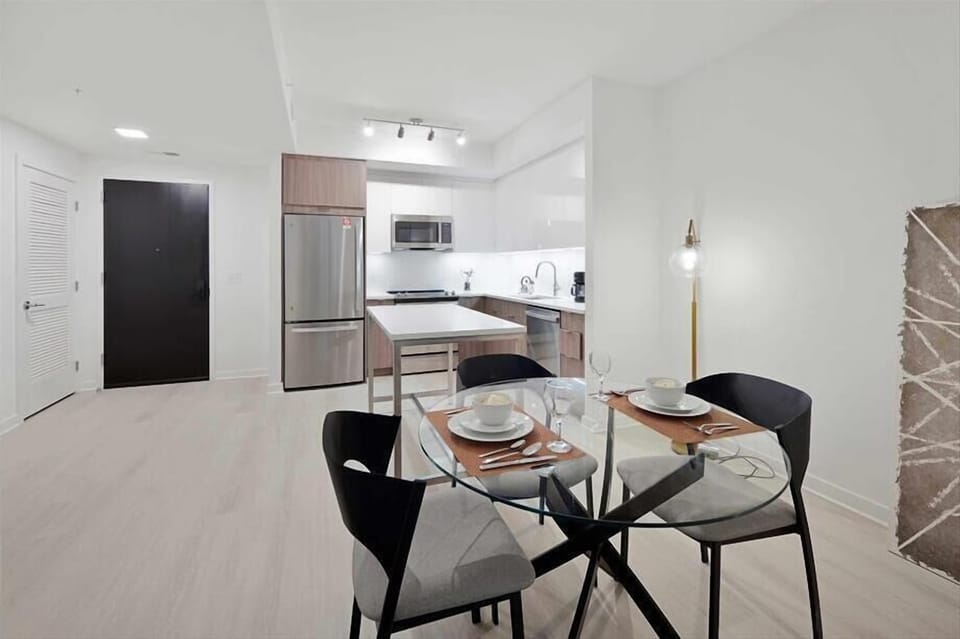 Noma Washington 2 Bed / 1 Bath Dining Room