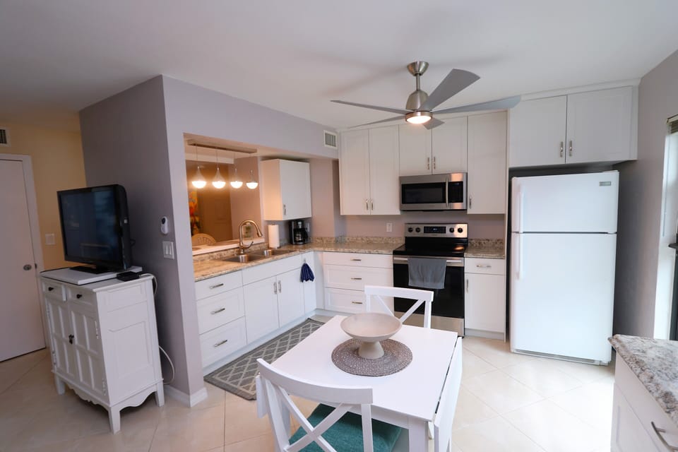 Dining/Kitchen