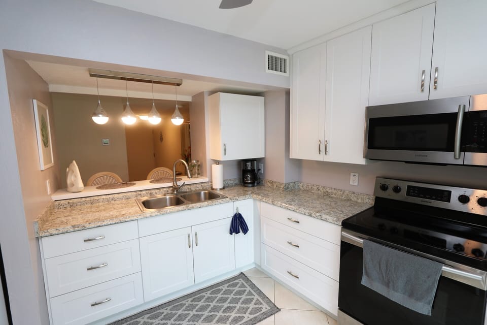Full Kitchen 