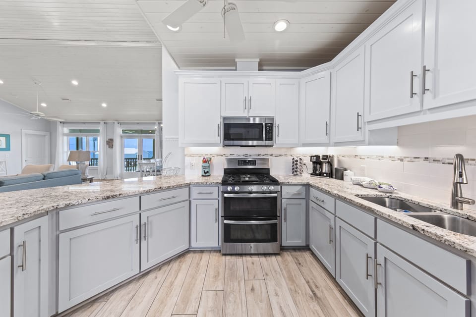 Fully equipped update kitchen
