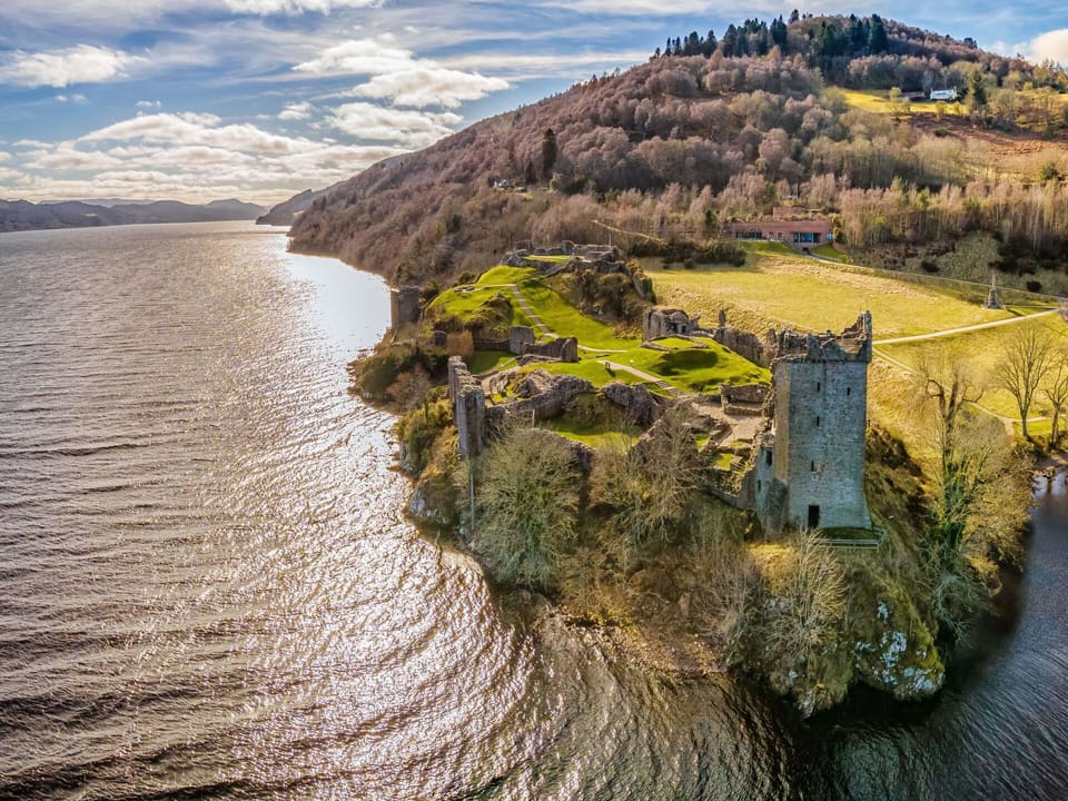 Water, Cloud, Sky, Water Resources, Natural Landscape, Plant, Mountain, Highland, Coastal And Oceanic Landforms, Watercourse