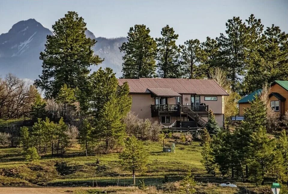 The Lazy Moose Lodge 