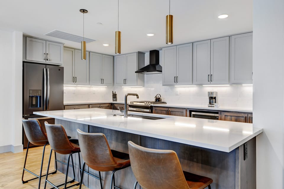 Kitchen Area with Island Seating for 4