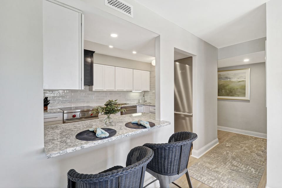 512 Shorewood | Kitchen - 512 Shorewood | Kitchen