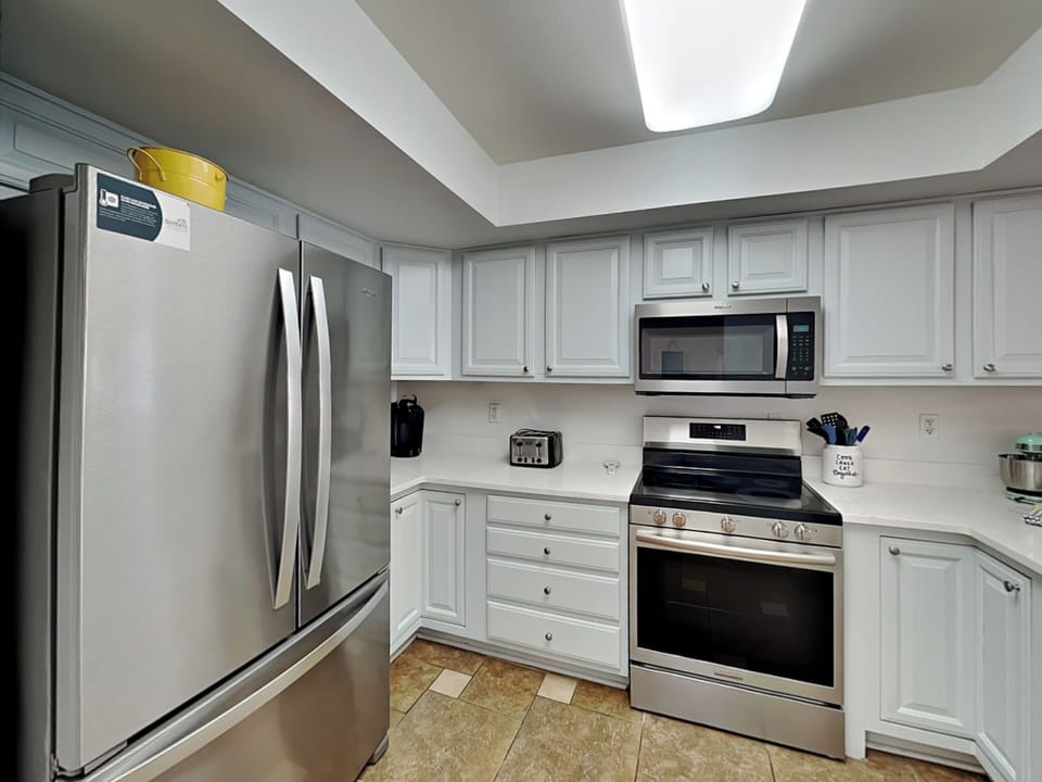Fully Equipped Kitchen with Stainless Steel Appliances
