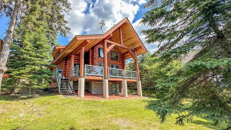 Temperance Getaway on Temperance Landing Road is a luxury log home located just steps away from Lake Superior in Schroeder, Minnesota.