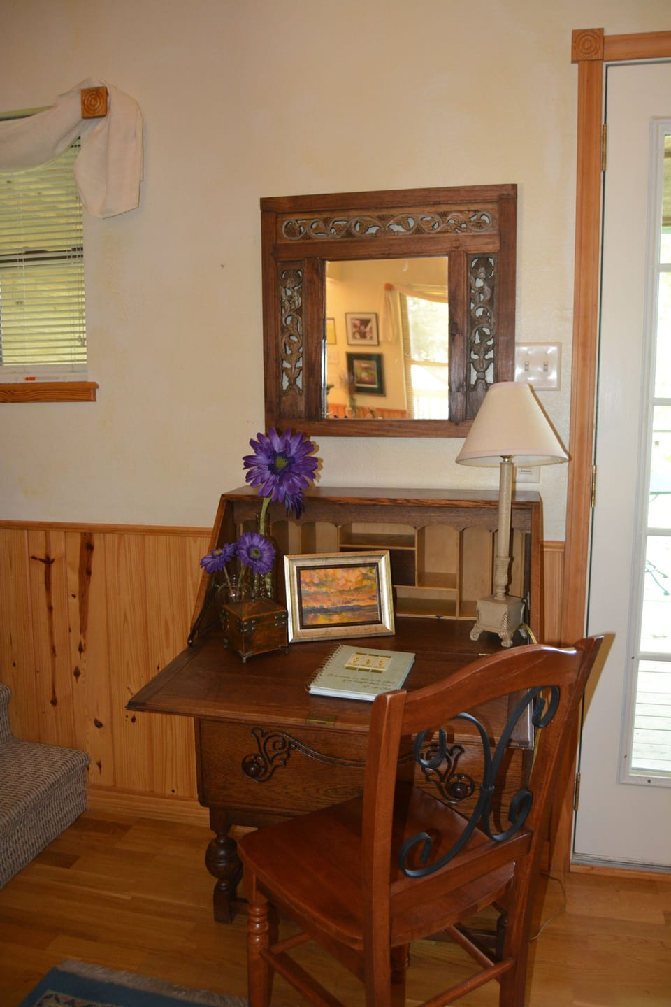 Hardwood, Indoors, Chair, Furniture, Table