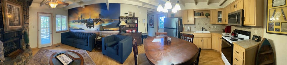 Indoors, Furniture, Living Room, Couch, Table