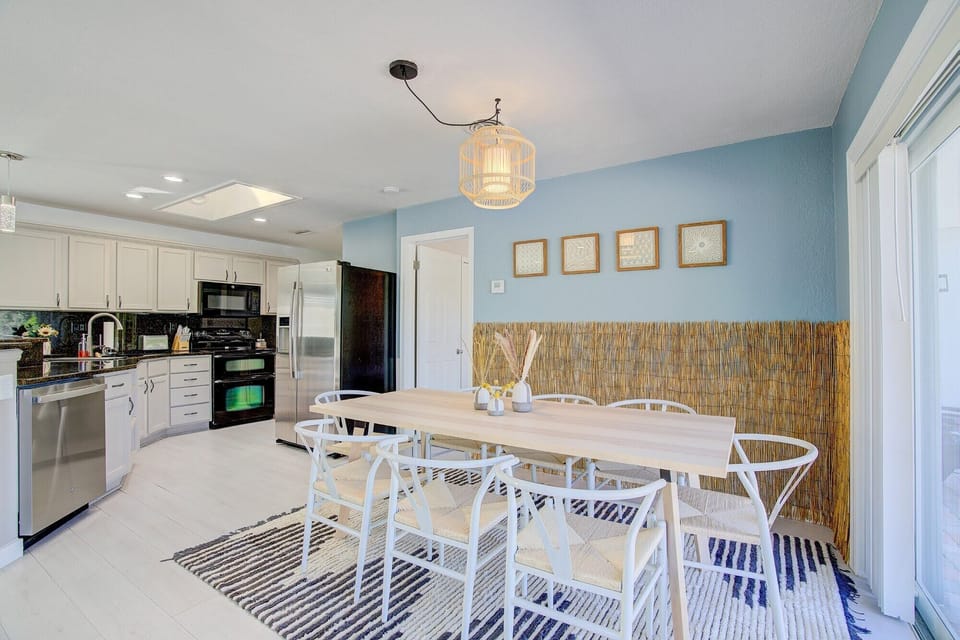 Fully equipped Kitchen and dining room. The dining table has space for 8 guests.