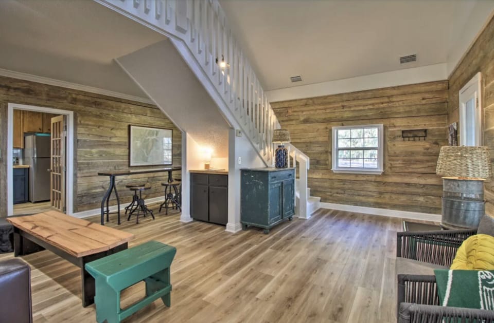 The log cabin gives the rustic feel while feeling open all at the same time.